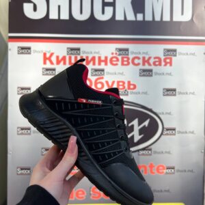 Мужские кроссовки