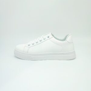 Кроссовки F002
