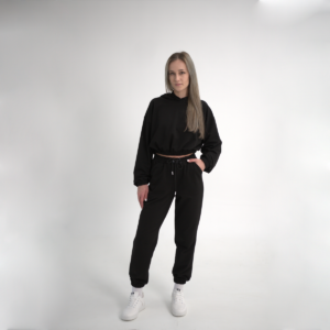Costum sportiv pentru femei de culoare neagră